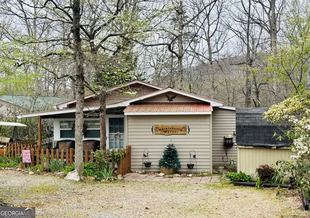 3rd image of 1215 Mountain Shadows Dr, Cleveland, GA 30528 | MLS# 10723469