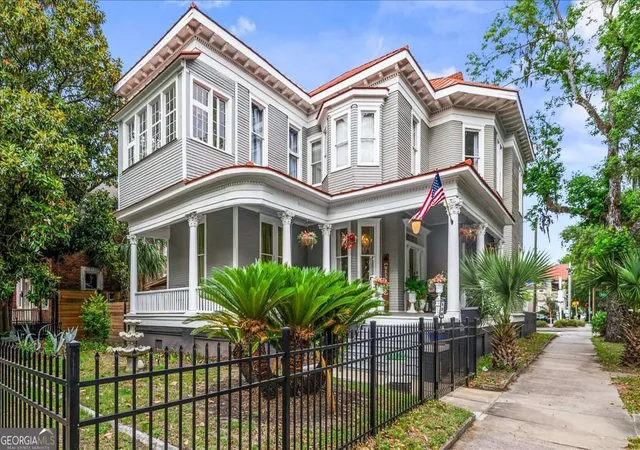 Photo 1 of Single family home for sale at 120 W 37th St, Savannah, GA 31401 | MLS# 10793037 | Listing updated on 2026-09-03