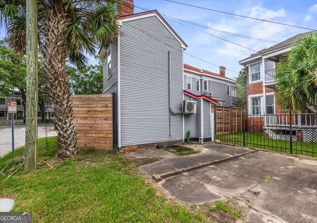 Photo 3 of Single family home for sale at 120 W 37th St, Savannah, GA 31401 | MLS# 10793037 | Listing updated on 2026-09-03