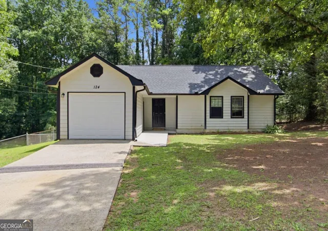 Photo 1 of Single family home for sale at 124 Julie Ln, Stockbridge, GA 30281 | MLS# 10809833 | Listing updated on 2026-09-23