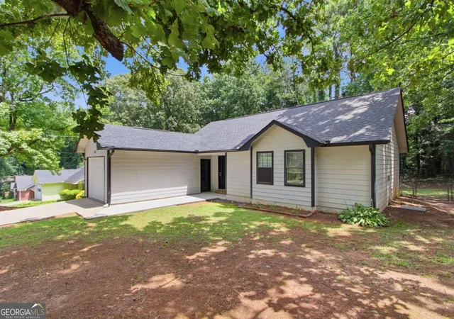 Photo 2 of Single family home for sale at 124 Julie Ln, Stockbridge, GA 30281 | MLS# 10809833 | Listing updated on 2026-09-23