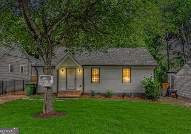 Homes for sale in Atlanta, GA | 987 Lawton St Sw, Atlanta, GA 30310 | MLS# 10780842