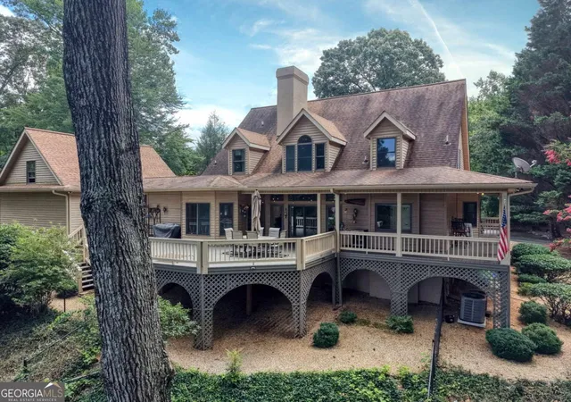 Photo 2 of Single family home for sale at 39 Mccracken Cove Rd, Hayesville, NC 28904 | MLS# 10827418 | Listing updated on 2026-08-31