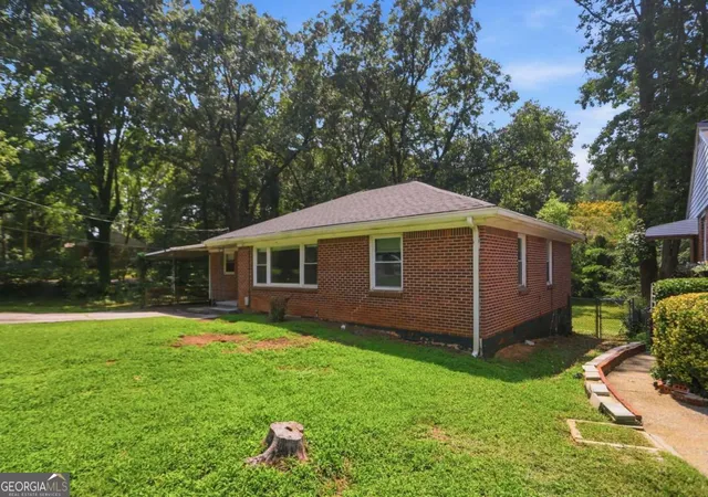 Photo 3 of Single family home for sale at 2651 Plantation Dr, East Point, GA 30344 | MLS# 10817760 | Listing updated on 2026-09-23