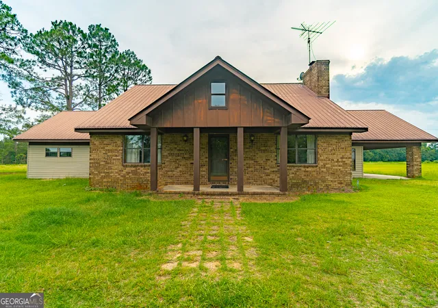 Photo 3 of Single family home for sale at 5074 Savannah Hwy, Sylvania, GA 30467 | MLS# 10725719 | Listing updated on 2026-08-24