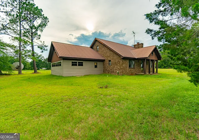 Photo 4 of Single family home for sale at 5074 Savannah Hwy, Sylvania, GA 30467 | MLS# 10725719 | Listing updated on 2026-08-24