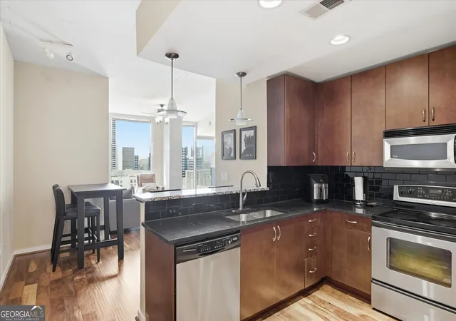 Photo 4 of Condo for sale at 860 Peachtree St Ne #1609, Atlanta, GA 30308 | MLS# 10830503 | Listing updated on 2026-09-04