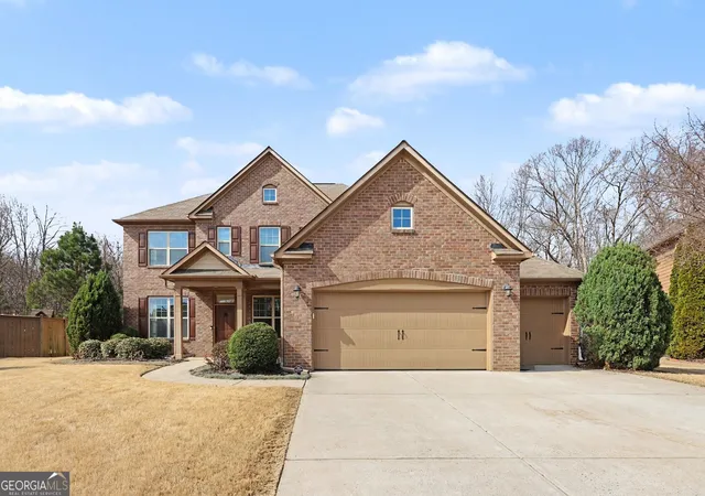 Photo 2 of Sale Pending at 6645 Bentley Ridge Dr, Cumming, GA 30040 | MLS# 10700569 | Listing updated on 2026-08-24
