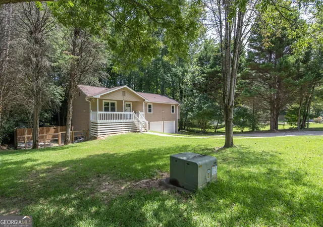 Photo 3 of Single family home for sale at 3125 Barrett Ct, Powder Springs, GA 30127 | MLS# 10829539 | Listing updated on 2026-09-03