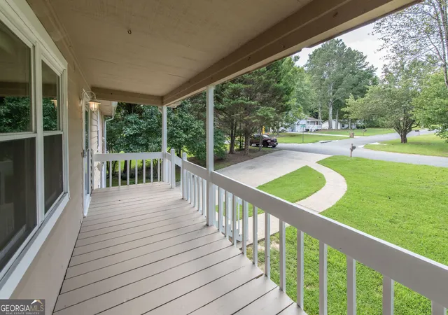 Photo 4 of Single family home for sale at 3125 Barrett Ct, Powder Springs, GA 30127 | MLS# 10829539 | Listing updated on 2026-09-03