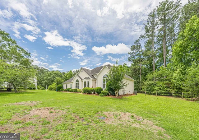 3rd image of 155 Noble Forest Dr, Fayetteville, GA 30215 | MLS# 10790360