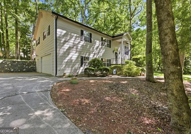 2nd image of 325 Springwood Dr, Clarkesville, GA 30523 | MLS# 10766330