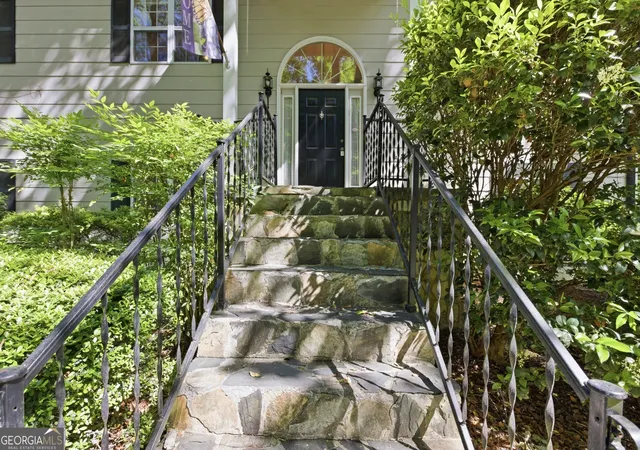 3rd image of 325 Springwood Dr, Clarkesville, GA 30523 | MLS# 10766330