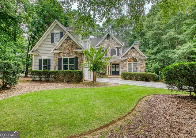 Photo 2 of Single family home for sale at 22 Shoreline Dr, Newnan, GA 30263 | MLS# 10794660 | Listing updated on 2026-09-18