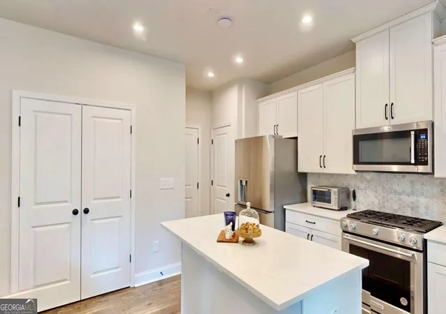 Photo 3 of Single family home for sale at 24 Dovecrest Way, Acworth, GA 30101 | MLS# 10809709 | Listing updated on 2026-09-15