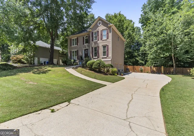 Photo 2 of Single family home for sale at 1202 Commonwealth Ave Sw, Marietta, GA 30064 | MLS# 10796731 | Listing updated on 2026-07-23
