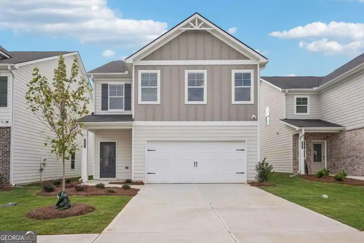 Photo 1 of Single family home for sale at 5840 Maddox Rd, Morrow, GA 30260 | MLS# 10851368 | Listing updated on 2026-10-20