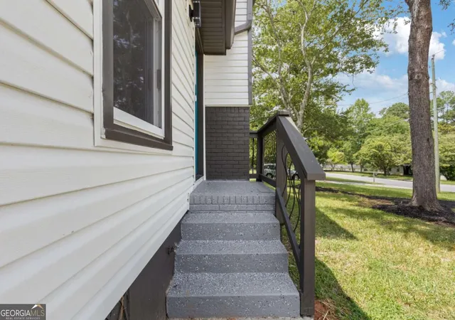 Photo 3 of Single family home for sale at 2531 Falcon Ridge Dr, Grayson, GA 30017 | MLS# 10821982 | Listing updated on 2026-08-27