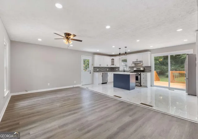 Photo 3 of Single family home for sale at 2531 Falcon Ridge Dr, Grayson, GA 30017 | MLS# 10821982 | Listing updated on 2026-10-07