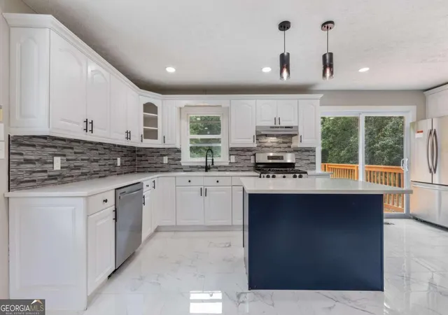 Photo 4 of Single family home for sale at 2531 Falcon Ridge Dr, Grayson, GA 30017 | MLS# 10821982 | Listing updated on 2026-10-07