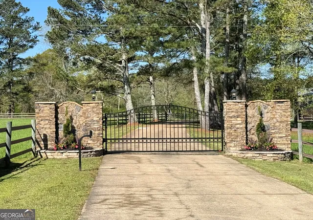 Photo 4 of Single family home for sale at 201 Kellett Rd Ne, Rome, GA 30165 | MLS# 10504288 | Listing updated on 2026-09-28