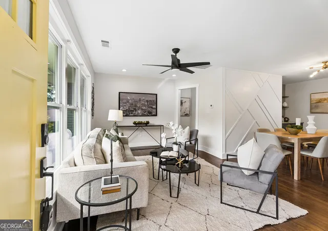 Photo 2 of Single family home for sale at 645 Montevista St Sw, Atlanta, GA 30310 | MLS# 10825091 | Listing updated on 2026-09-15