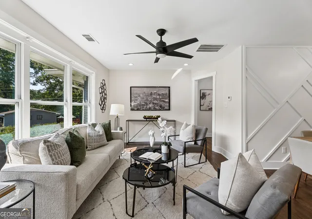 Photo 3 of Single family home for sale at 645 Montevista St Sw, Atlanta, GA 30310 | MLS# 10825091 | Listing updated on 2026-09-15