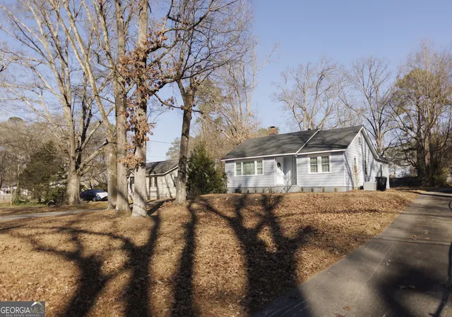 Photo 2 of Sale Pending at 720 Charlton St Nw, Rome, GA 30165 | MLS# 10662974 | Listing updated on 2026-01-31