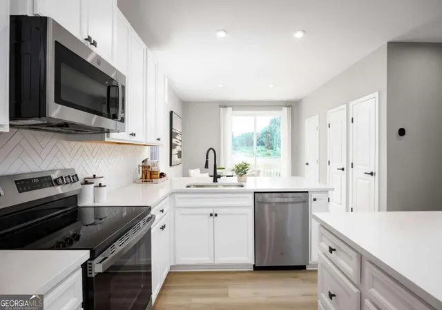 Photo 3 of Sale Pending at 2822 Graylag Aly Nw, Atlanta, GA 30331 | MLS# 10822017 | Listing updated on 2026-09-18