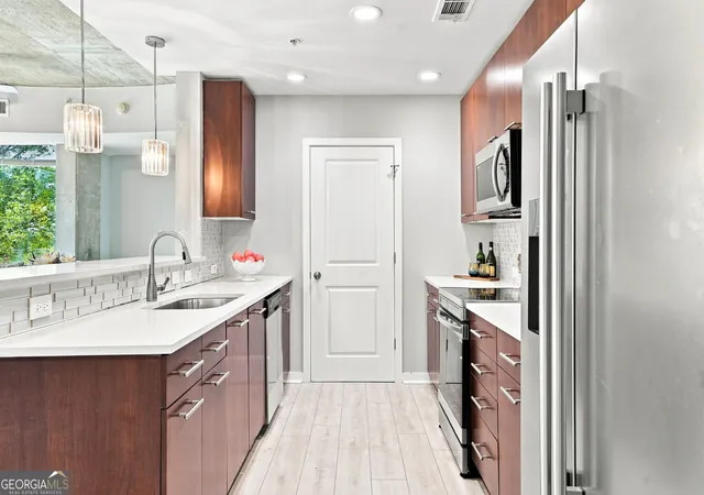 Photo 3 of Condo for sale at 3300 Windy Ridge Pkwy Se #621, Atlanta, GA 30339 | MLS# 10833050 | Listing updated on 2026-09-23