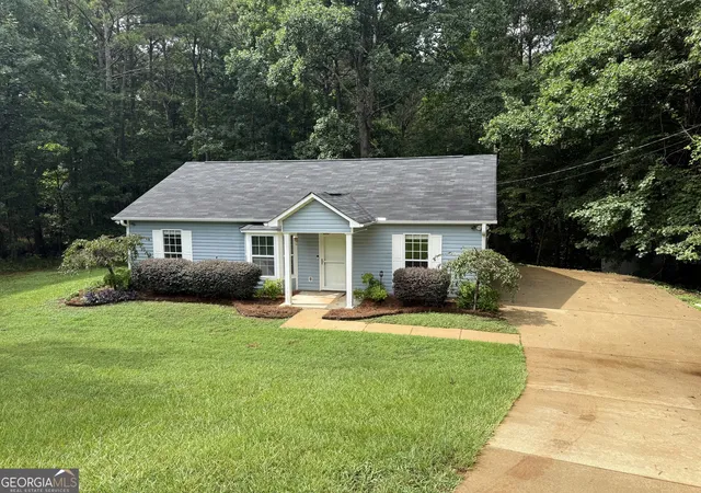1st image of 449 Hampton Green Dr, Lagrange, GA 30240 | MLS# 10807173