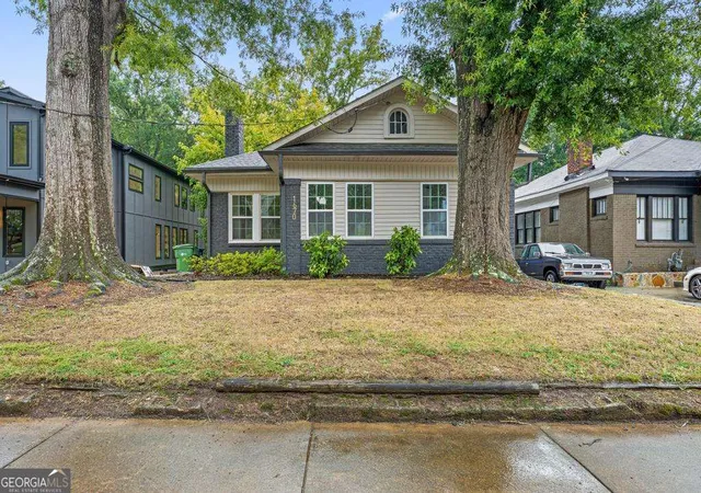 Photo 1 of Single family home for sale at 1670 S Gordon St Sw, Atlanta, GA 30310 | MLS# 10819895 | Listing updated on 2026-09-11