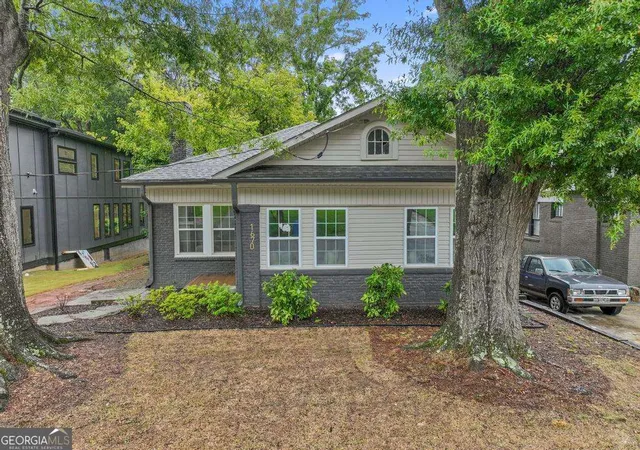 Photo 2 of Single family home for sale at 1670 S Gordon St Sw, Atlanta, GA 30310 | MLS# 10819895 | Listing updated on 2026-09-11