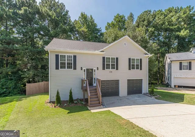 Photo 3 of Sale Pending at 1278 Lynx Ct, Hampton, GA 30228 | MLS# 10830475 | Listing updated on 2026-09-17