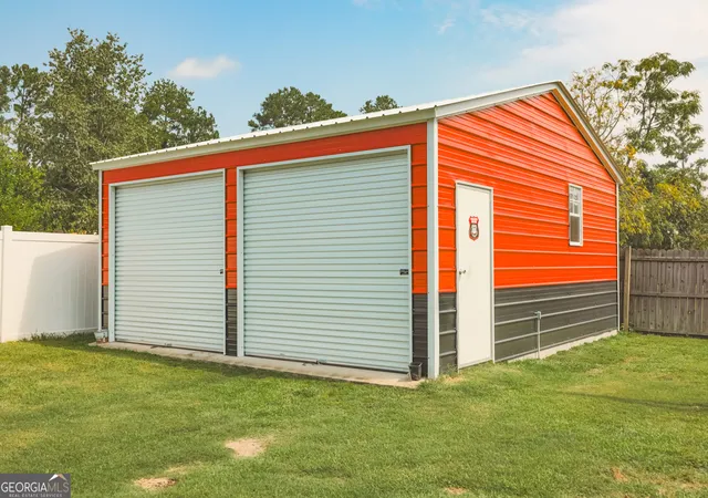 Photo 3 of Single family home for sale at 106 Beaver Dr, Blackshear, GA 31516 | MLS# 10834032 | Listing updated on 2026-09-10