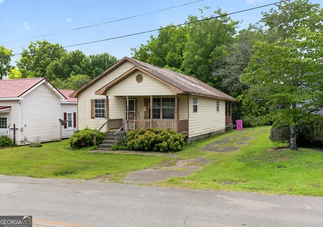 Homes for sale in Calhoun, GA | 720 Martin Luther King Jr Blvd, Calhoun, GA 30701 | MLS# 10793439