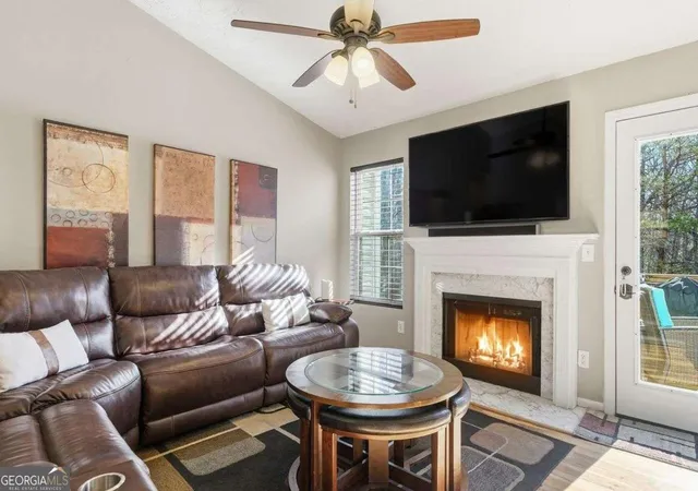 Photo 4 of Single family home for sale at 8675 Bayhill Dr, Gainesville, GA 30506 | MLS# 10693609 | Listing updated on 2026-09-12