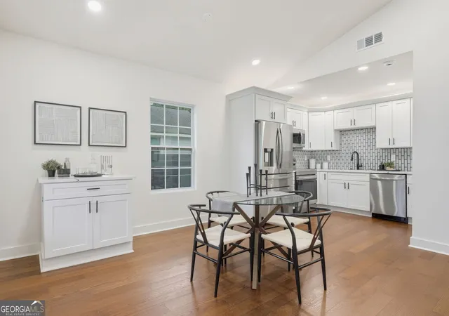 2nd image of 2822 Waters Rd Sw, Atlanta, GA 30354 | MLS# 10684209