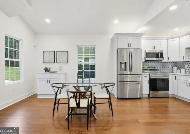 3rd image of 2822 Waters Rd Sw, Atlanta, GA 30354 | MLS# 10684209