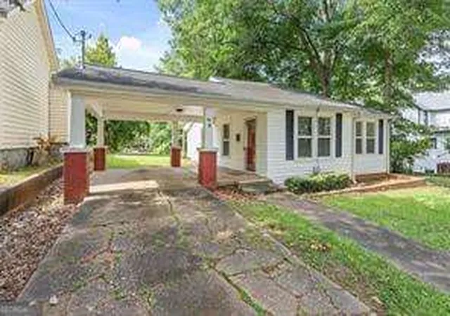 Photo 4 of Single family home for sale at 76 Mill St, Tallapoosa, GA 30176 | MLS# 10808182 | Listing updated on 2026-10-04