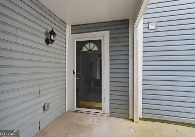 Photo 3 of Townhouse for sale at 6355 Wedgeview Ct, Tucker, GA 30084 | MLS# 10831905 | Listing updated on 2026-09-07