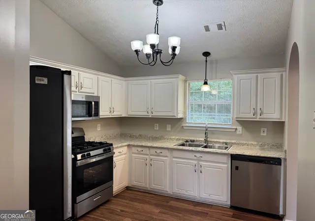 Photo 3 of Sale Pending at 334 Summer Hill Cir, Stockbridge, GA 30281 | MLS# 10833639 | Listing updated on 2026-10-09