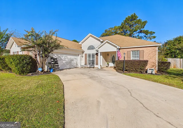Photo 1 of Single family home for sale at 132 Castle Pines Dr, Bonaire, GA 31005 | MLS# 10879418 | Listing updated on 2026-10-26