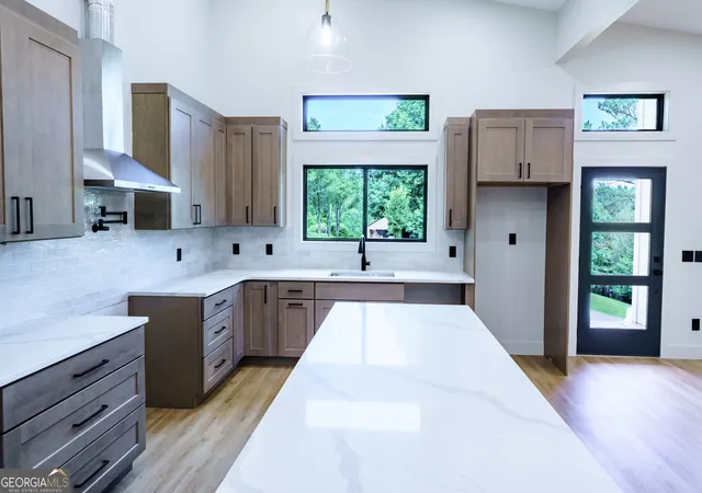 4th image of 215 Brookhaven Dr, Blairsville, GA 30512 | MLS# 10789639