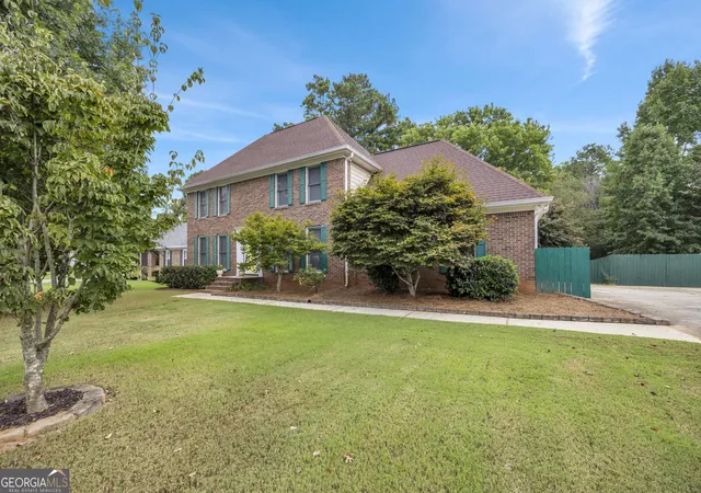 Photo 3 of Single family home for sale at 4002 Camary Dr Se, Conyers, GA 30094 | MLS# 10836757 | Listing updated on 2026-09-14