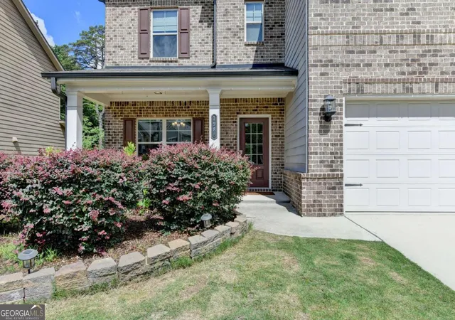 3rd image of 1986 Holman Forest Dr, Hoschton, GA 30548 | MLS# 10780403
