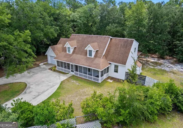 Photo 3 of Single family home for sale at 157 Ole Oak Rd, Allenhurst, GA 31301 | MLS# 10804887 | Listing updated on 2026-09-24
