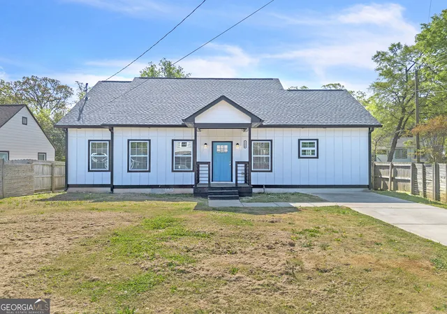Photo 1 of Sale Pending at 1136 Oak Knoll Ter Se, Atlanta, GA 30315 | MLS# 10827604 | Listing updated on 2026-09-04