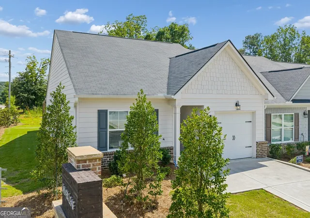 Photo 2 of Townhouse for sale at 15 Silver Leaf Ln #43, Dawsonville, GA 30534 | MLS# 10770270 | Listing updated on 2026-08-31
