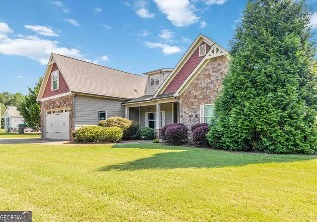 Photo 3 of Single family home for sale at 2825 S Ola Rd, Locust Grove, GA 30248 | MLS# 10826133 | Listing updated on 2026-09-08